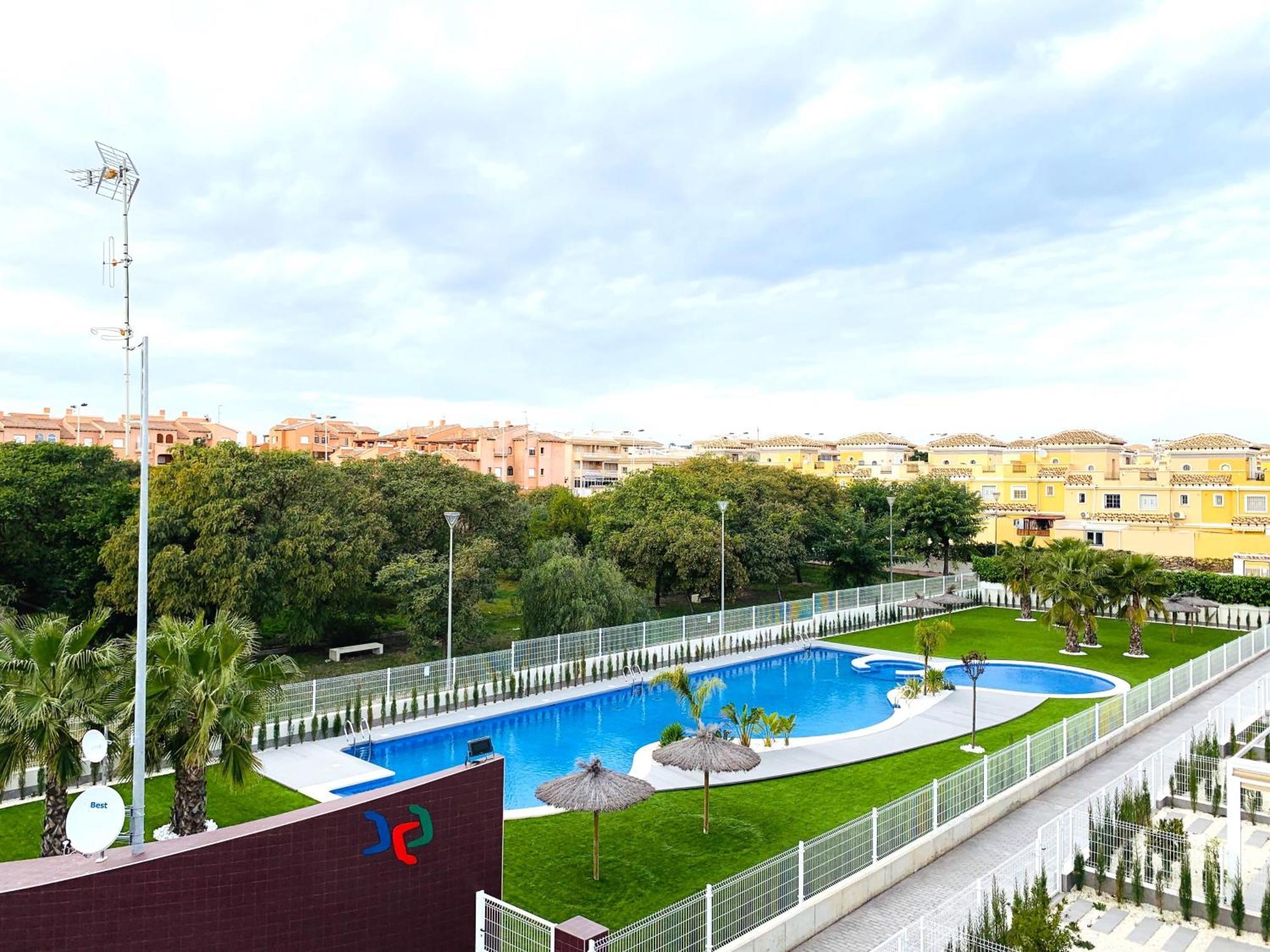 Magnifico Apartamento De Planta Alta La Isla 또레비에하 외부 사진